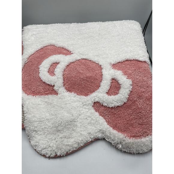 Hello Kitty Face With Bow White/Pink Room Rug 32.75in X 38in NEW With Tags - Picture 2 of 7